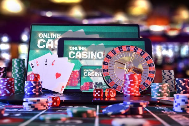 Live Super Sic Bo dice rolling with dealer on son4d slot